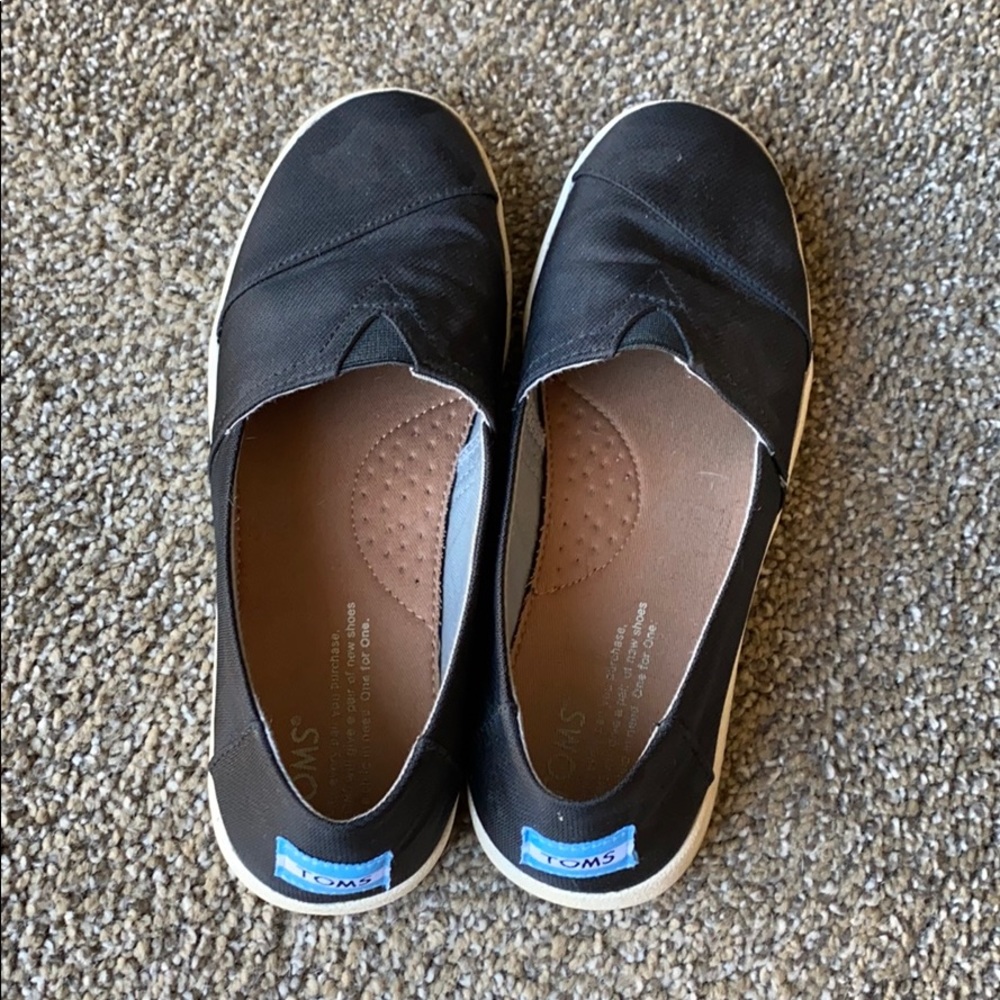 Black toms